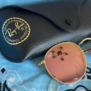 Ray-Ban Gold Frame with Pink Lenses Sunglasses - polarized